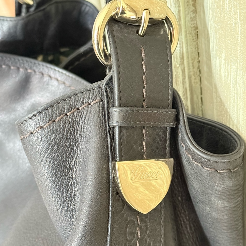 Gucci Black Leather Hobo Bag with Gold Hardware - Picture 6 of 16